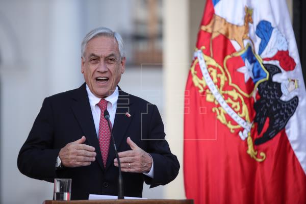 La imagen del Presidente de Chile, Sebastián Piñera, cae del 44 al 27 % en su primer año de gobierno