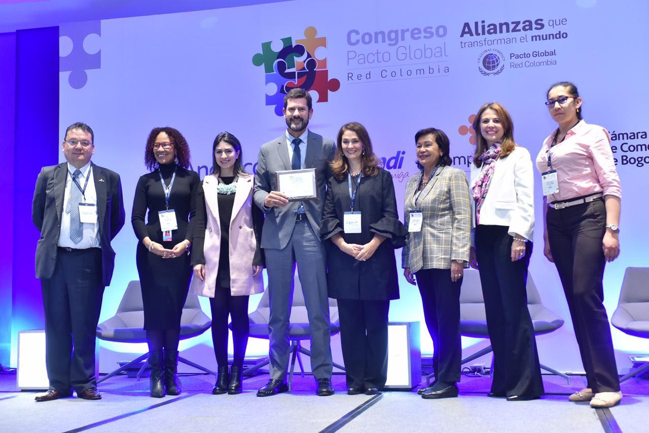 Surtigas recibe reconocimiento por buenas prácticas de desarrollo sostenible
