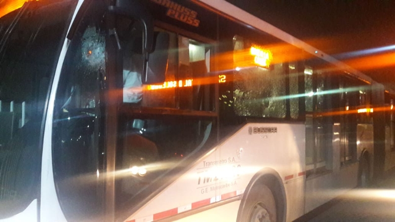 14 buses vandalizados y suspensión de la operación de Transmetro, por protestas en Soledad por falta de energía