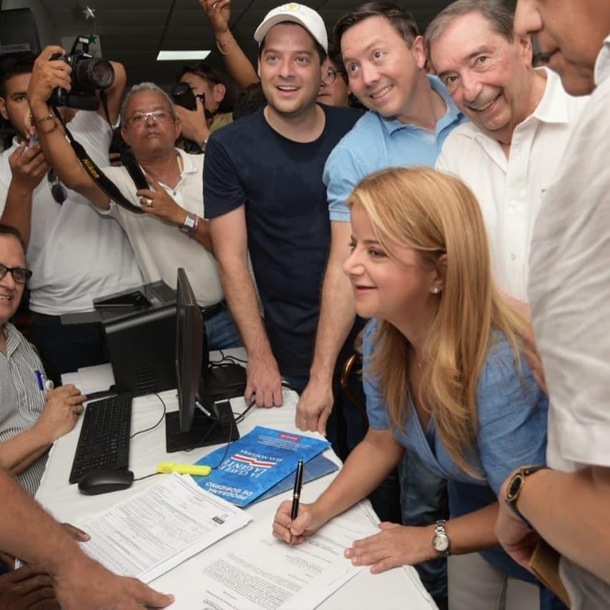 Elsa Noguera y William Torres, oficializaron sus candidaturas con inscripción en Soledad.
