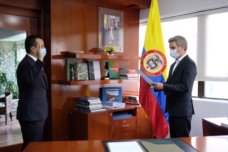 Posesionado nuevo director de Parques Naturales de Colombia
