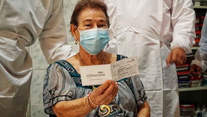 Barranquilla inició vacunación contra el covid-19 a los mayores de 80 años