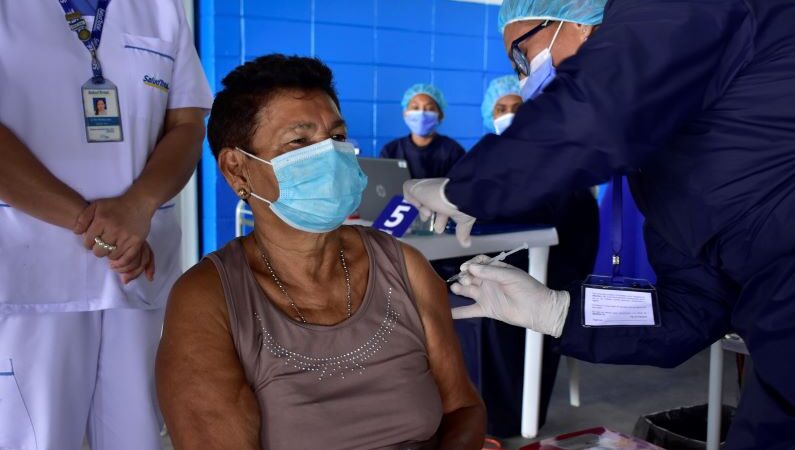 Barranquilla llega a los 100 mil vacunados