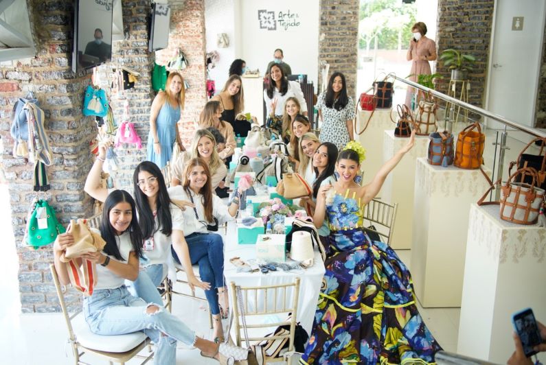 Arte y Tejido lanza su nueva colección de mochilas `Hilos de Tradición´