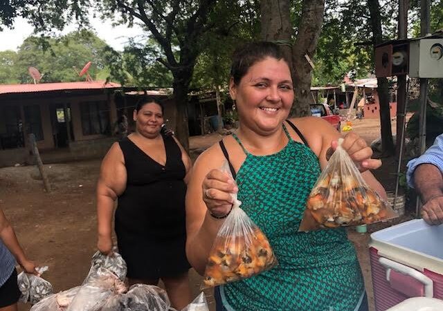 El Mercado del Mar rentabiliza el trabajo de las pescadoras de Costa Rica