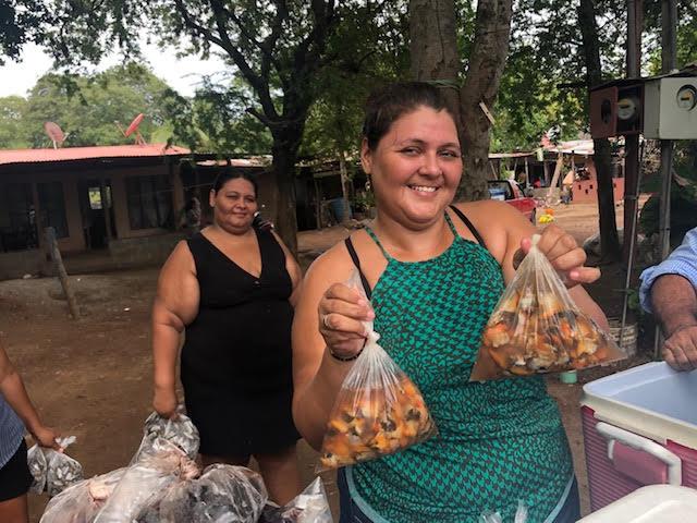El Mercado del Mar rentabiliza el trabajo de las pescadoras de Costa Rica