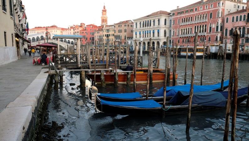 Insólito: Venecia sin agua en sus canales
