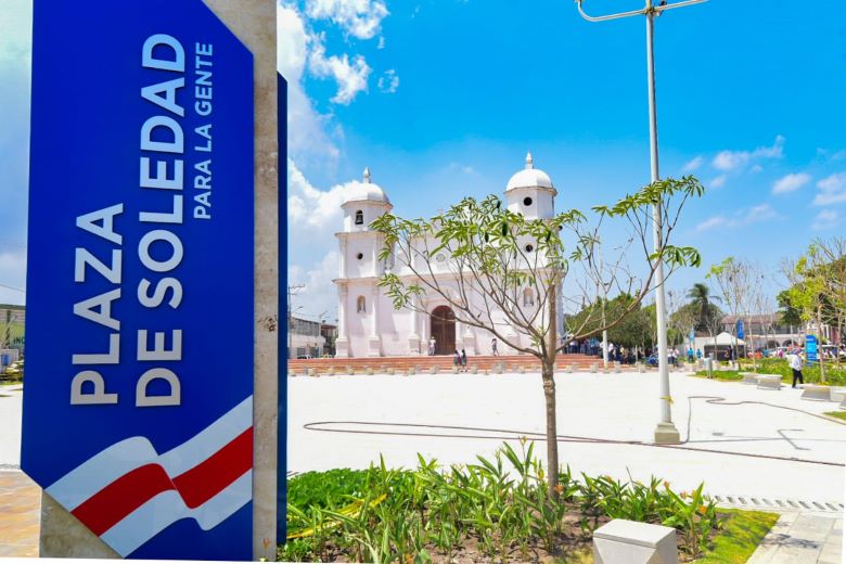 Soledad disfruta una plaza principal renovada en sus 208 años