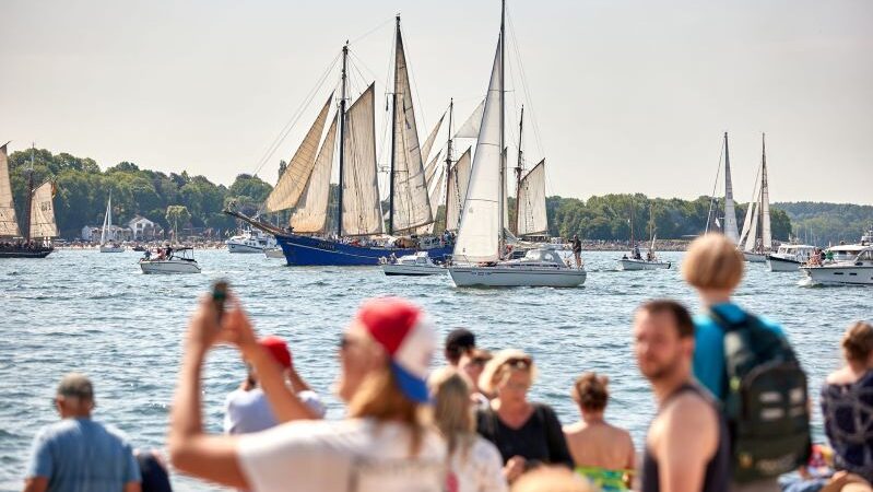 Alemania: los grandes veleros de la «Kieler Woche»