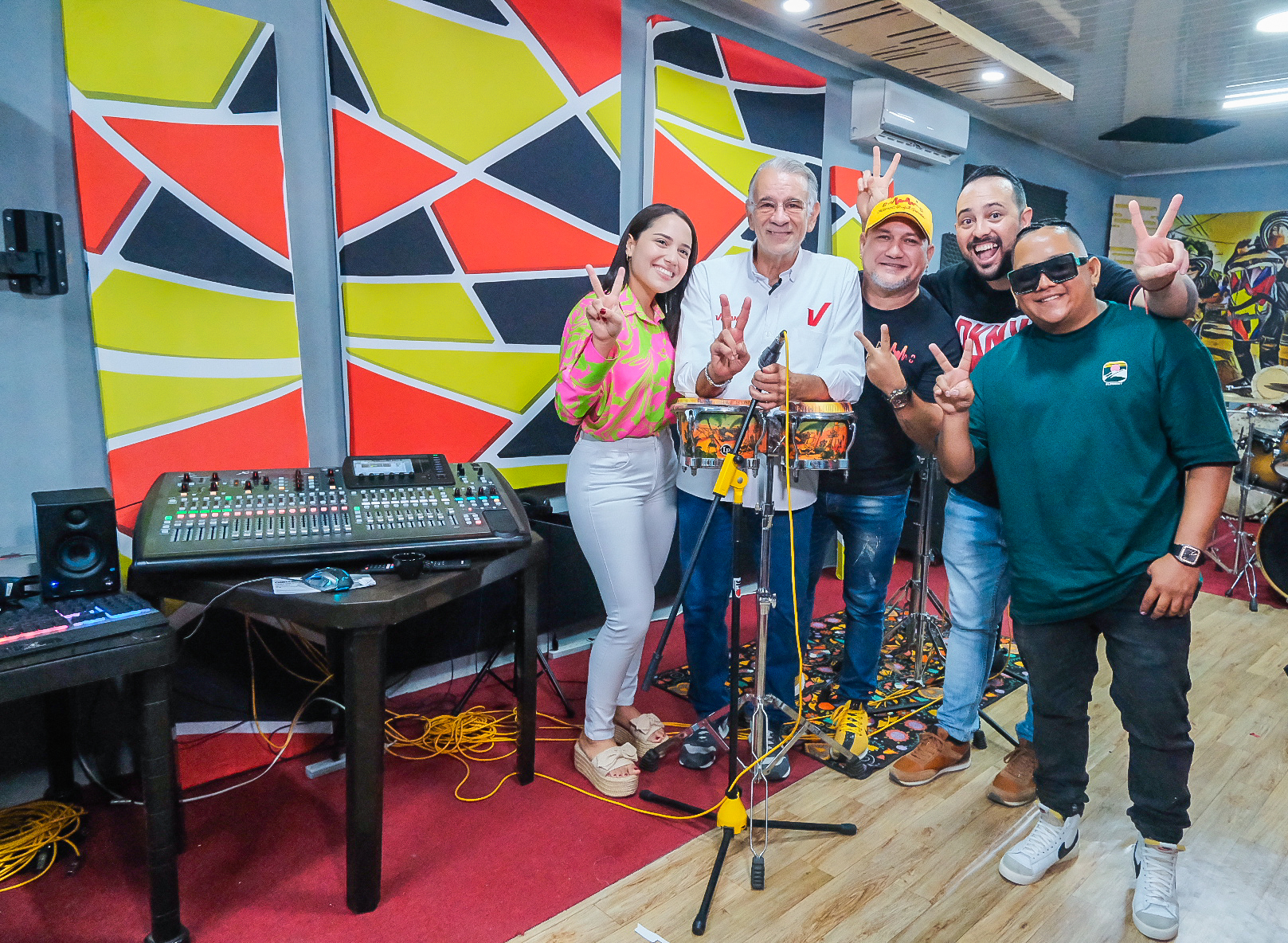 Ganadores del concurso «Tú Voz Atlántico» graban jingle de  campaña de  Verano