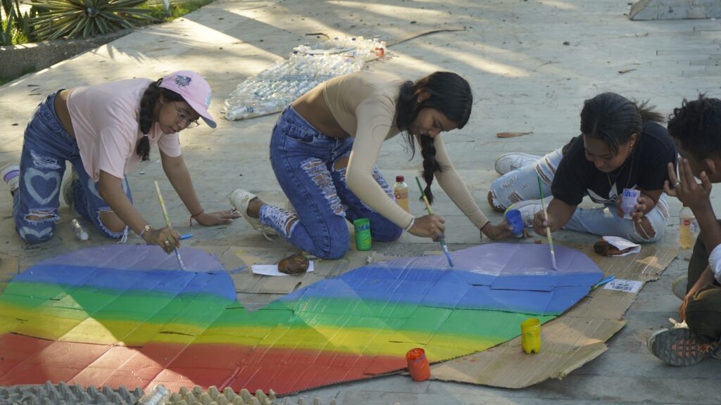 “Magdalena” arte ambiental en la Plaza de la Paz.