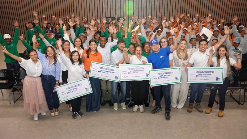 Barranquilla incentiva a organizaciones de recicladores para fortalecer prestación del servicio