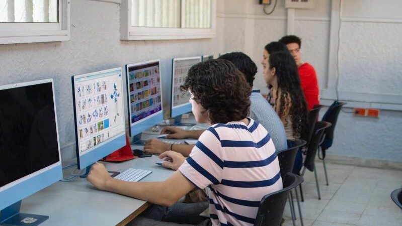 IUB con 3500 cupos para egresados de colegios públicos