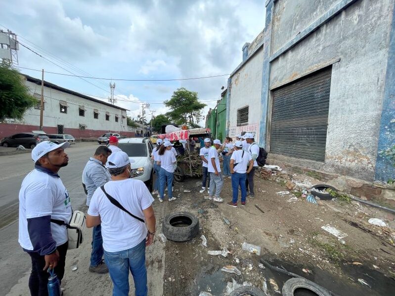 Empezó: ‘Soy Voluntario de Barranquilla Limpia y Linda’. El equipo del programa en acción.