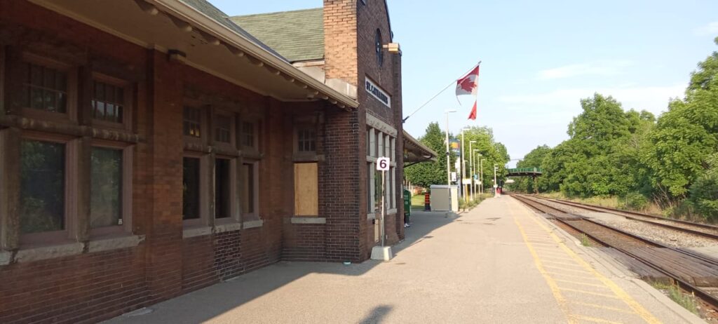 ¿Cuánto durará la ola de calor en Canadá?. Saint Catherines, en "la ciudad jardín" ubicada al sur del lago Ontario se registraron altas temperaturas este miércoles. Foto: Estación de tren de Saint Catherines, Puro Ambiente Informativo