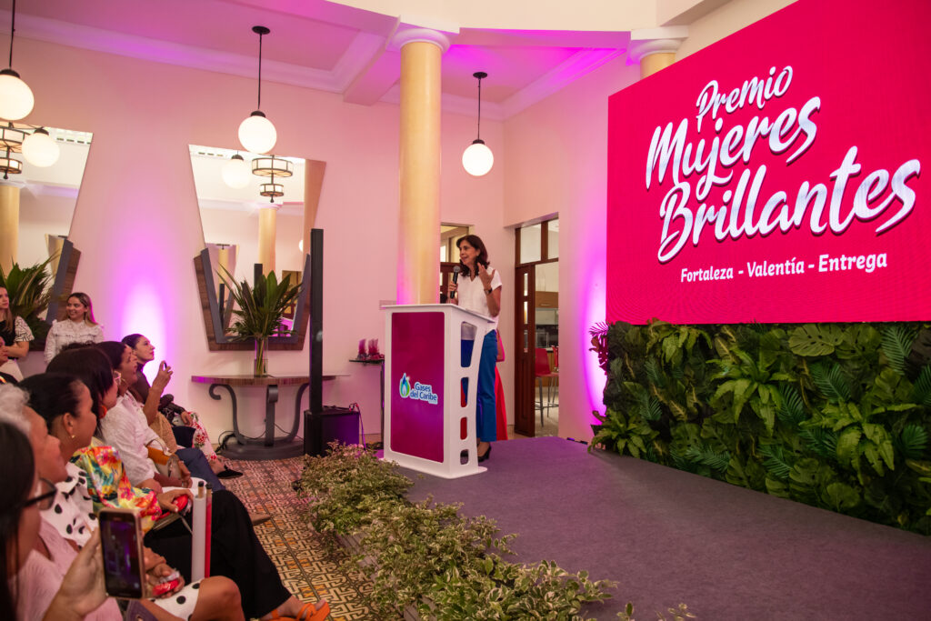 Reconocimiento a Mujeres Brillantes de 3 departamentos costeños
