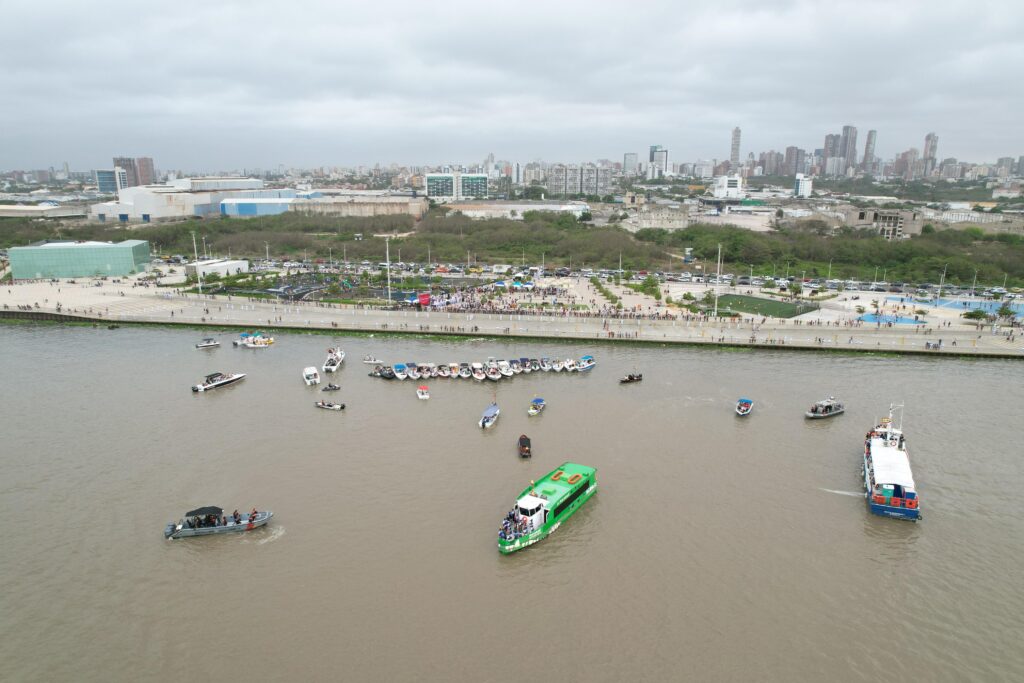 De acuerdo con Tripadvisor, en total el Gran Malecón, situado en Barranquilla, departamento del Atlántico, Colombia, ha recibido 327 opiniones (reseñas) de visitantes, 239 valoraciones como excelente y 75 muy buenas, que se traducen en un puntaje de 4.5 sobre 5.