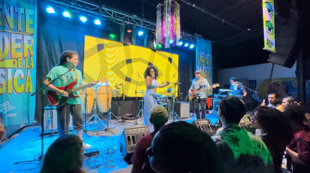 El cierre de la Tech Caribe Expo 2024, estará a cargo de la cantante revelación Grace, quien ofrecerá un concierto potenciado con realidad aumentada en la Plaza de la Paz.