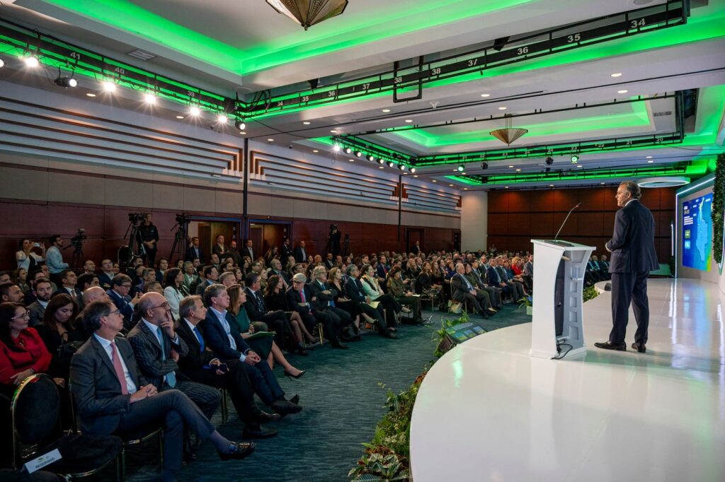Promigas: Colombia necesita reactivar nuevos contratos de gas natural. El Club El Nogal, en Bogotá, fue testigo anoche de la celebración de los 50 años de Promigas y presentación de una nueva edición del Informe del Sector Gas Natural, InfoGas 2024