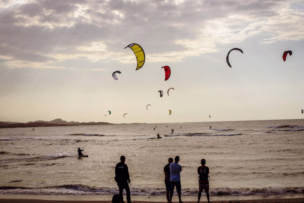Del 27 de marzo al 2 de abril próximo se realizará Salinas Fest, evento que congrega a los mejores exponentes de kitesurf y windsurf