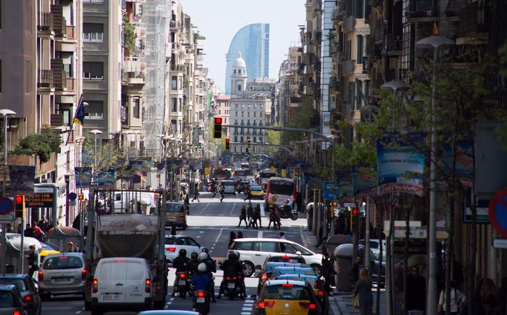 Barcelona experimenta con IA para reducir el ruido urbano