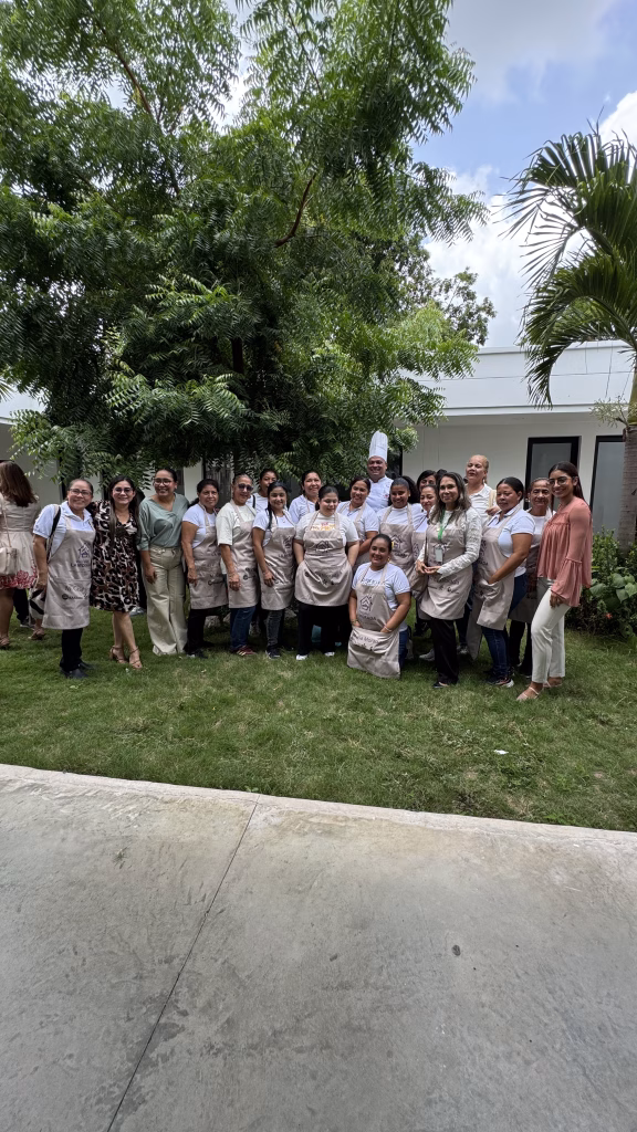 Promover iniciativas que conecten la formación, el desarrollo empresarial y el crecimiento personal, es uno de los pilares de la Cocina de Mi Casa Morada en Baranoa