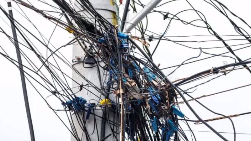 Cableado aéreo en Barranquilla: urge orden y regulación