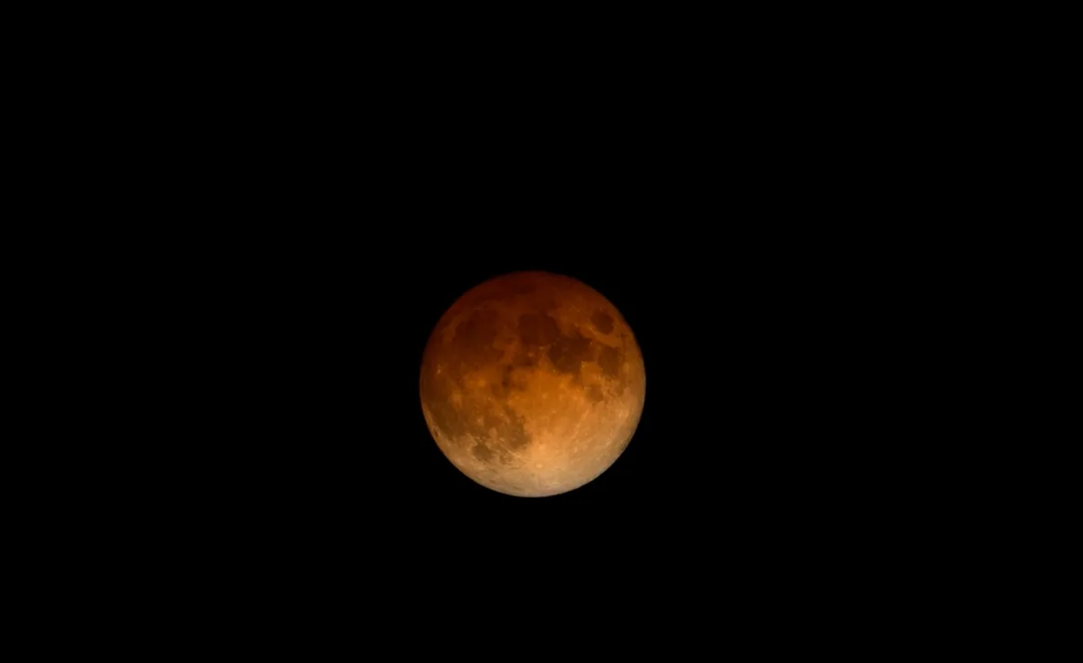 Eclipse lunar total del 3 de marzo de 2026: la Luna se teñirá de rojo