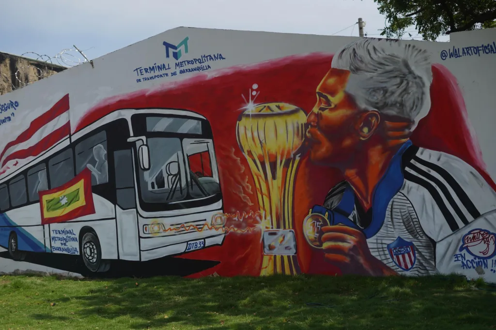 Mural de la Terminal Metropolitana de Barranquilla