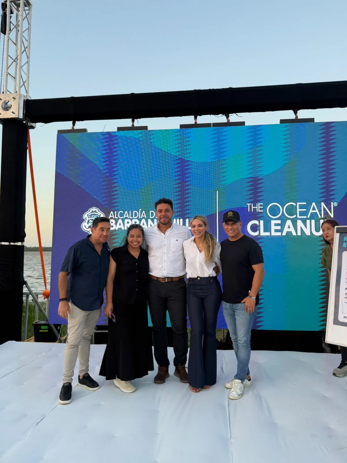 Alcaldía de Barranquilla y The Ocean Cleanup hacen frente a la contaminación por plástico